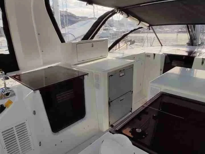 Noleggio Barca a vela con o senza skipper Jeanneau a Agropoli