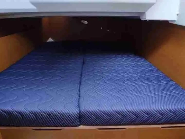 Noleggio Barca a vela Jeanneau con patente nautica