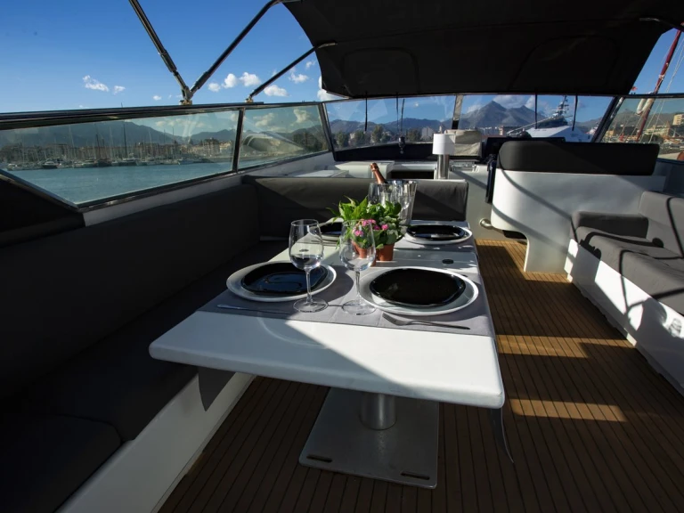 Noleggio Yacht di lusso a Milazzo – Leopard Catamarans / Robertson & Caine Leopard 23 - 3 + 1 cab.