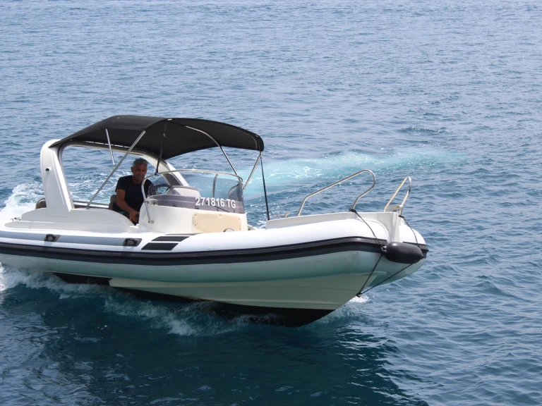 Noleggio Gommone Solemar con patente nautica