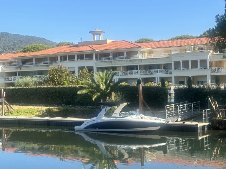 Barca a motore a noleggio a Mandelieu-la-Napoule al miglior prezzo