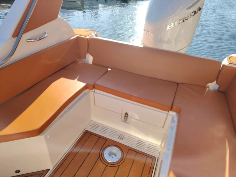 Gommone a noleggio a Bormes-les-Mimosas al miglior prezzo