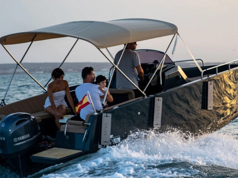 Noleggio Barca a motore con o senza skipper Nuva a Alicante