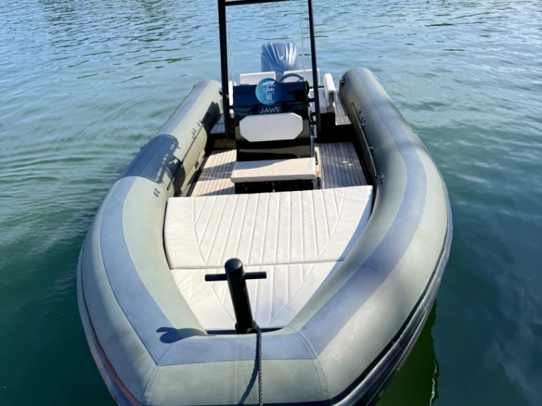 Noleggio a Combrit – Sea Water Sea Water Phantom 230 su SamBoat