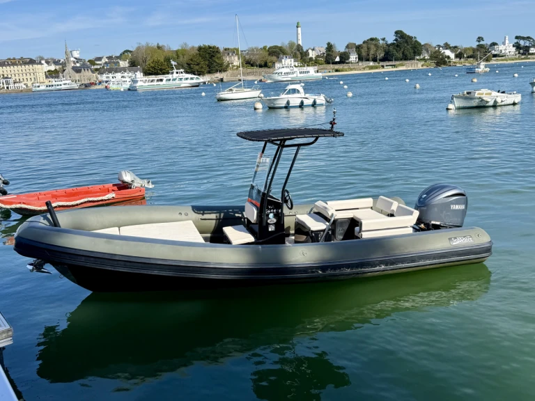 Noleggiare una Sea Water Sea Water Phantom 230 a Combrit