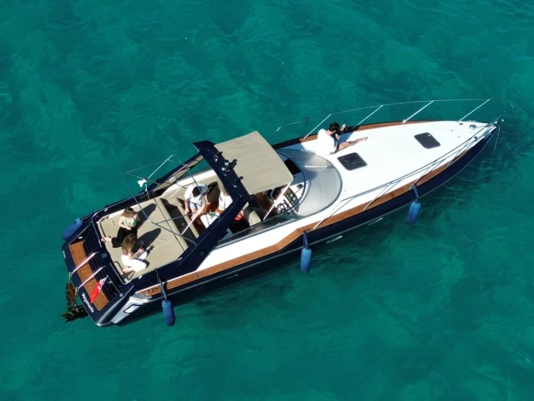 Noleggiare una Sunseeker Tomahawk 37 a Mandelieu-la-Napoule