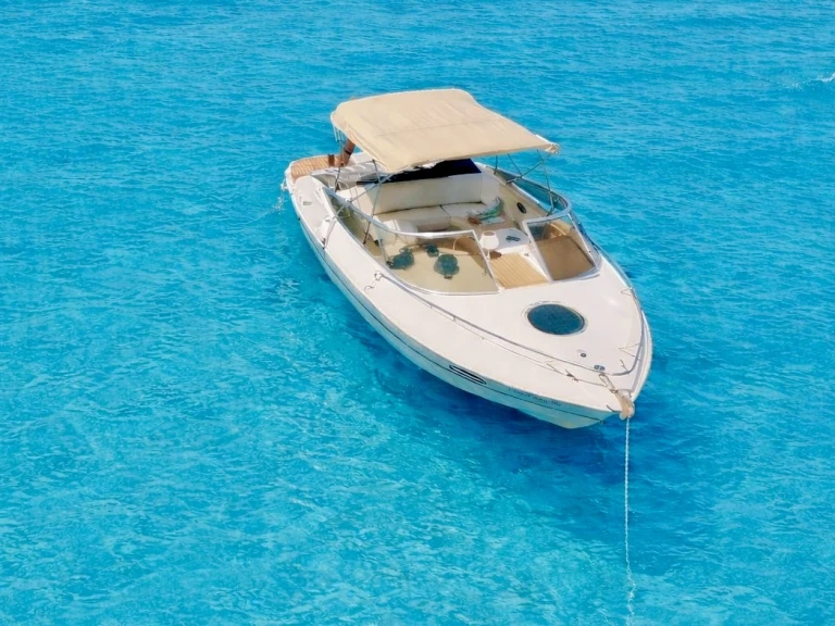 Noleggiare una Cranchi Ellipse 21 a Spagna