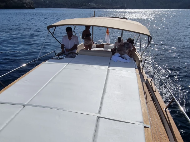 Noleggiare una Capeador 50 a Ibiza Town