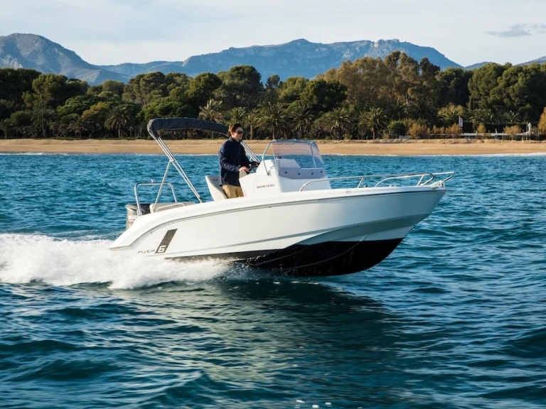 Noleggio Barca a motore Bénéteau con patente nautica