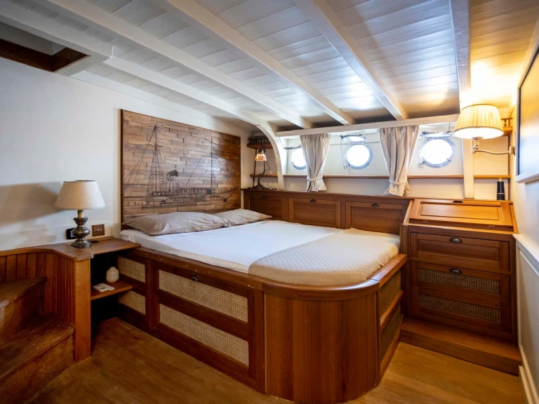 Noleggio Barca a vela  con patente nautica