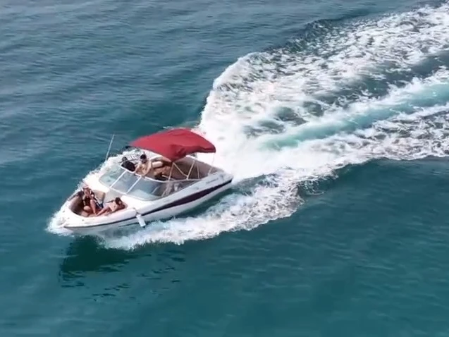 Noleggio barche Four Winns Horizon 210 a Vilanova i la Geltrú su Samboat