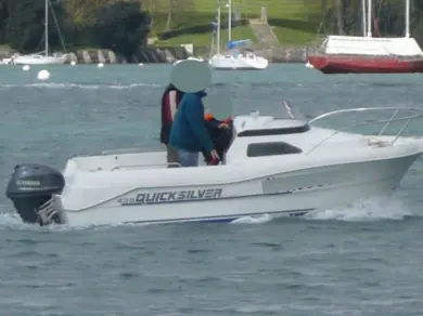 Barca a motore a noleggio a Marsiglia al miglior prezzo