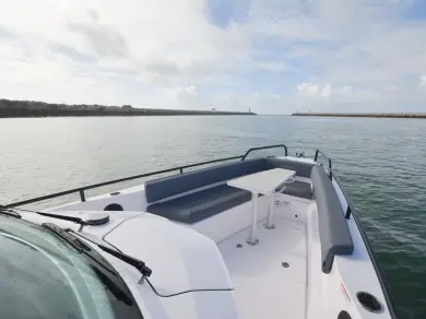 Noleggiare una Axopar Axopar 28 T-Top a Corfù