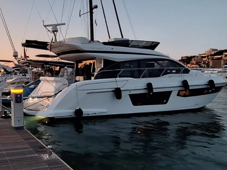 Azimut Azimut 53 Fly da affittare a  Porto Villa San Giovanni