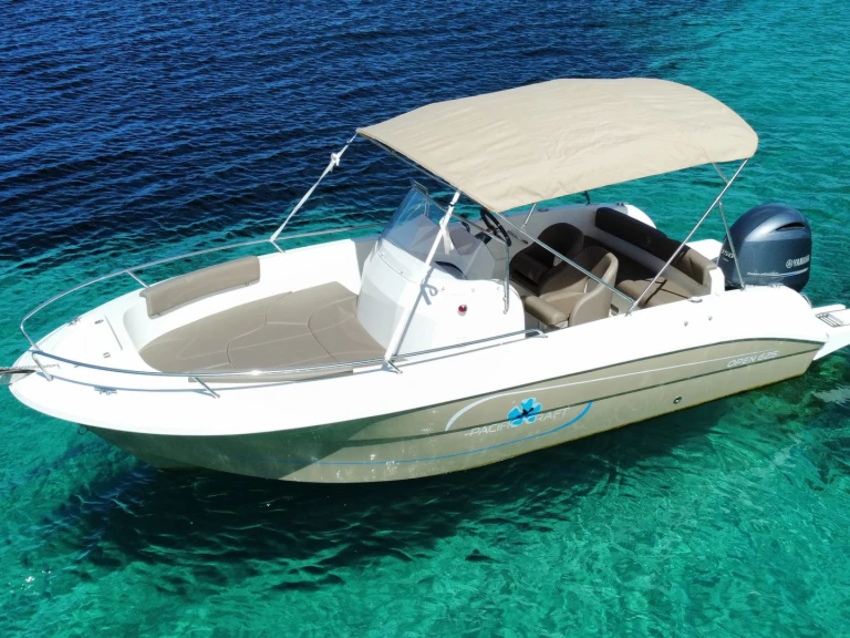 Noleggiare una Pacific Craft Pacific Craft 625 Open a Sant Antoni de Portmany