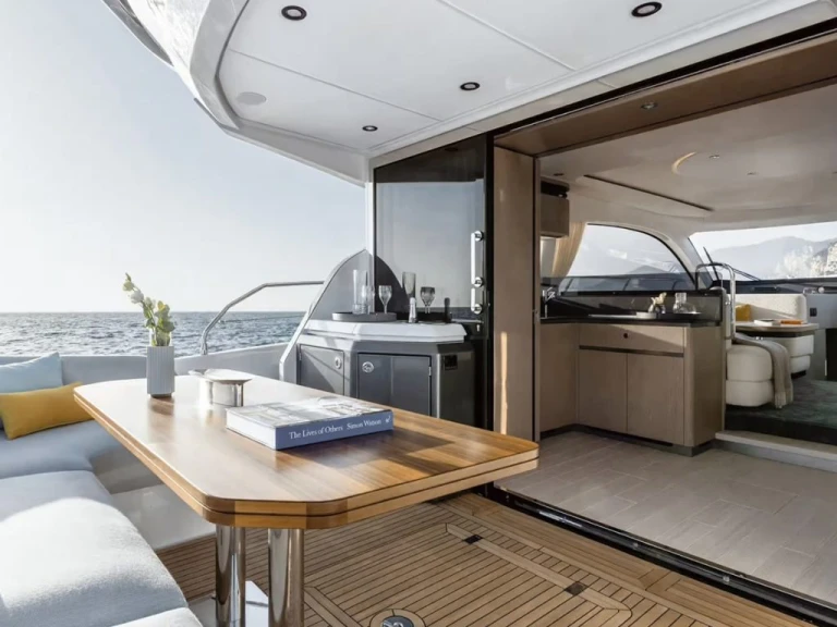Noleggio Yacht di lusso a Porto Villa San Giovanni – Azimut Azimut 53 Fly