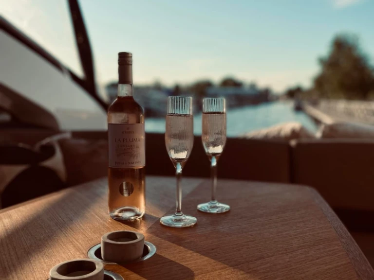 Princess Princess V53 da affittare a  Macarsca