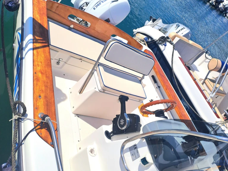 Noleggio a La Spezia – Ranieri Azzura su SamBoat