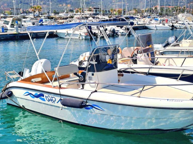 Noleggio Barca a motore a La Spezia – Ranieri Azzura