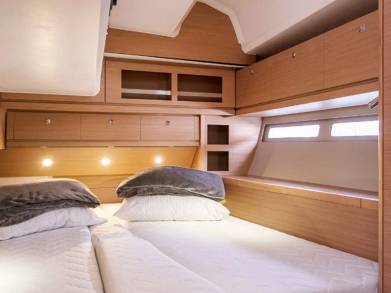 Barca a vela a noleggio a Capo d'Orlando al miglior prezzo