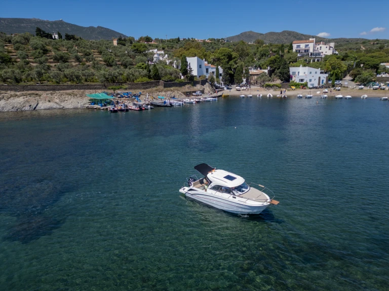 Noleggio barche Bénéteau Antares 8 OB a Cadaqués su Samboat