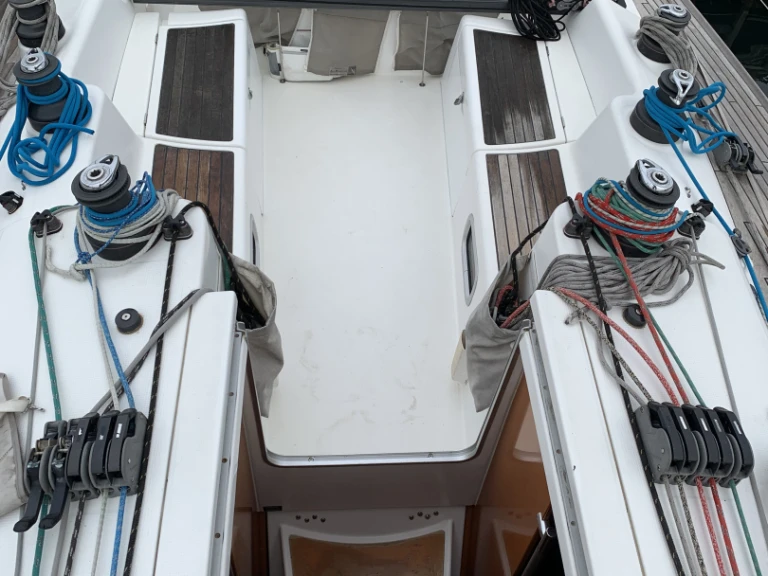 Noleggiare una Bénéteau First 40.7 a Francia