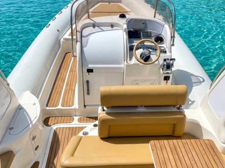 Gommone a noleggio a Puerto de Pollensa al miglior prezzo