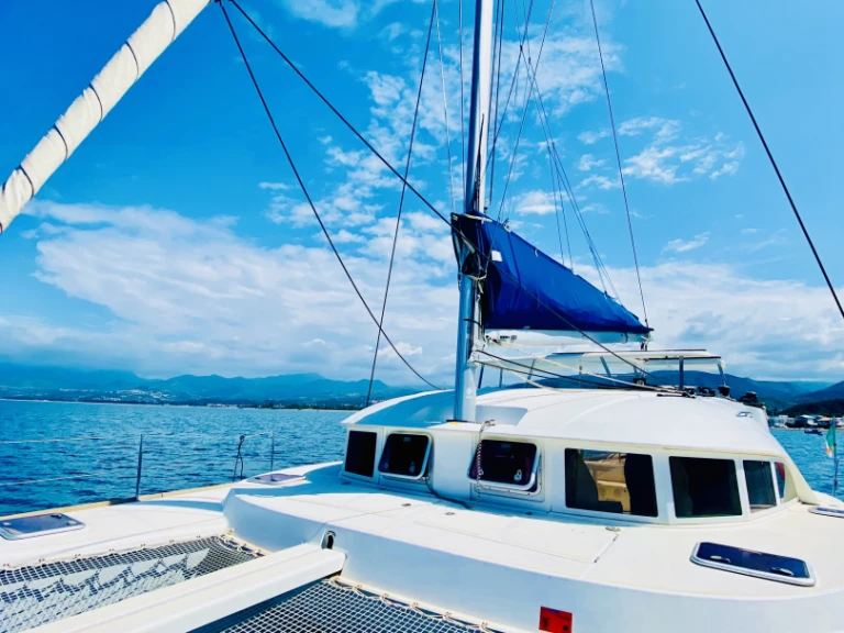 Noleggio Catamarano a Marsala – Lagoon Lagoon 380 S2