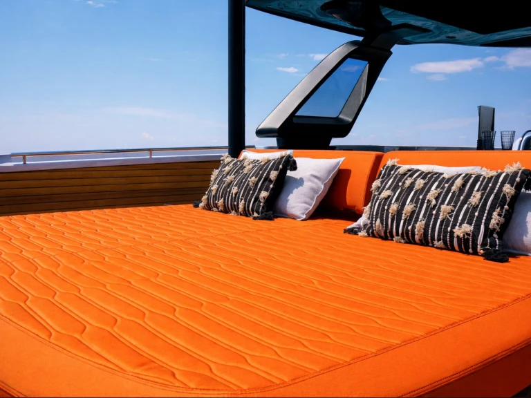 Noleggio Barca a motore Cranchi con patente nautica