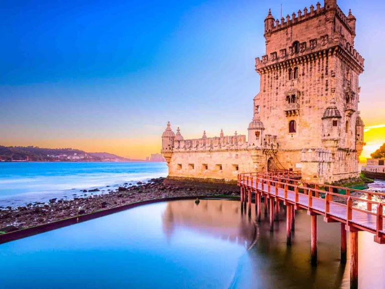 Barca a motore a noleggio a Cascais al miglior prezzo