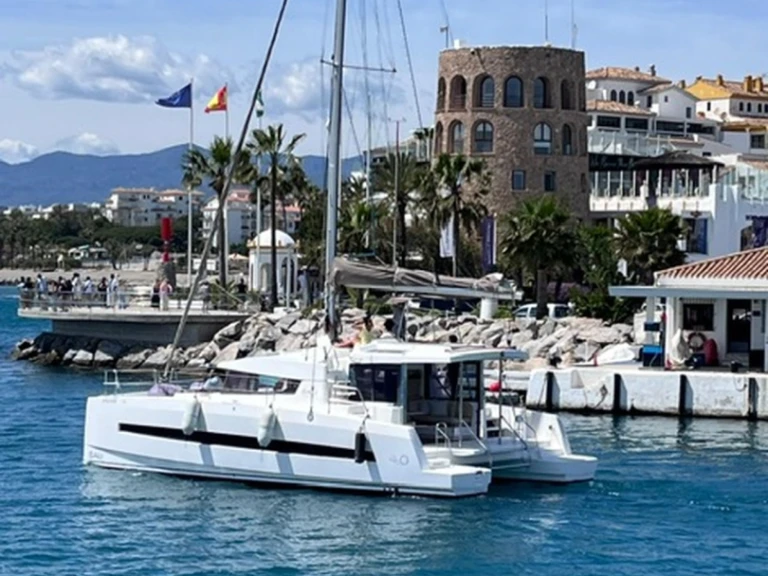 Noleggio Catamarano a Puerto Banús – Bali Bali 4.0