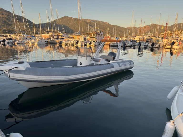 Capelli Tempest 750 da affittare a  Bonifacio