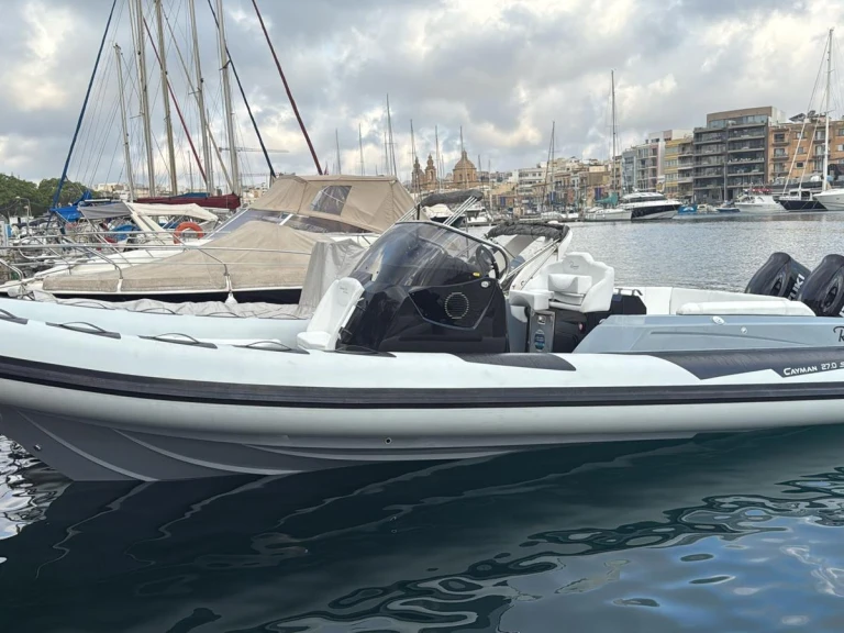 Noleggio barche Ranieri Cayman 27 Sport Touring a Pietà su Samboat