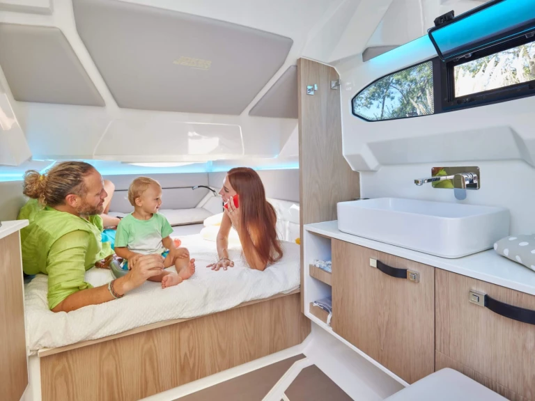 Noleggio Gommone Joker Boat con patente nautica