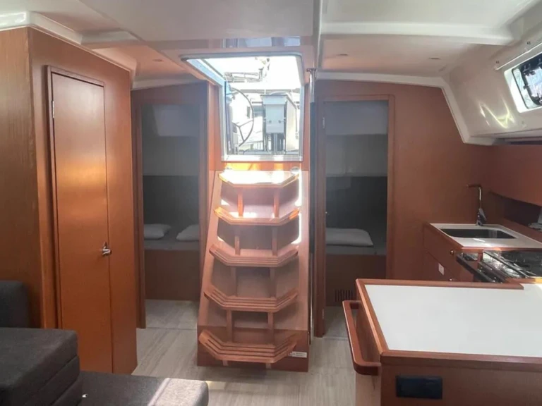 Barca a vela a noleggio a Paros (Isola) al miglior prezzo