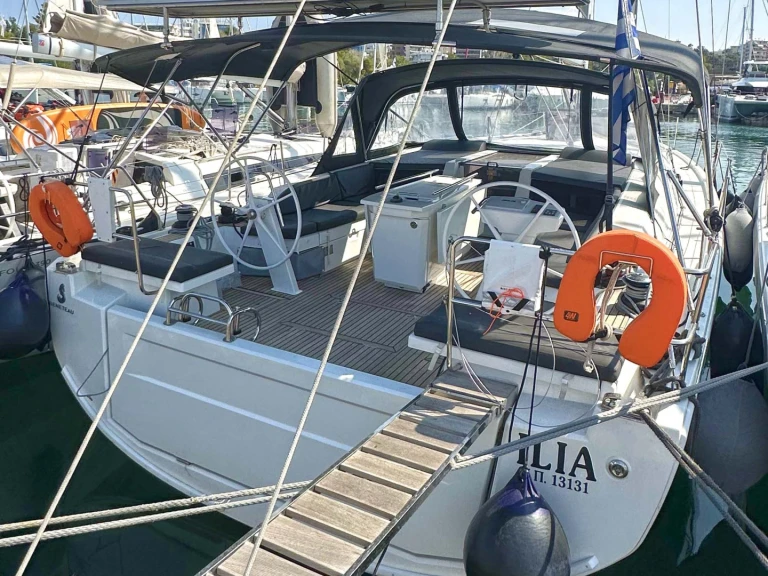 Noleggio barche Bénéteau Oceanis 46.1 a Álimos su Samboat