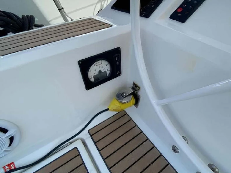 Noleggiare una Bénéteau Oceanis 41.1 (3 cab.) a Lefkáda