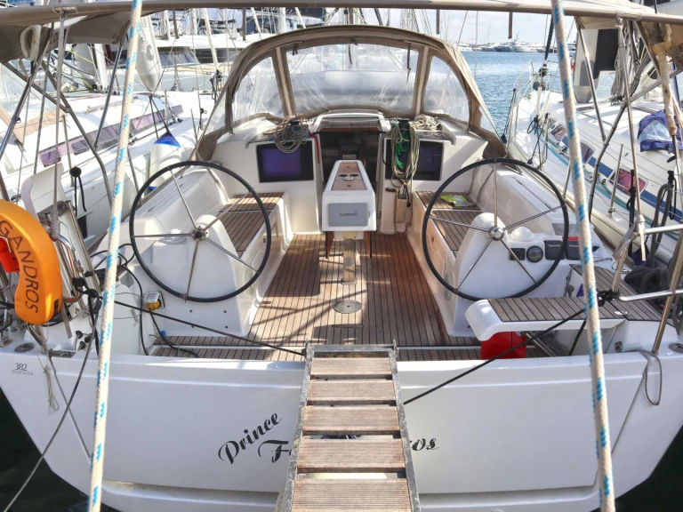Noleggio a Álimos – Dufour Dufour 382 Grand Large su SamBoat