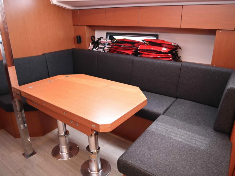 Noleggio barche Bavaria Bavaria C42 (3 cab.) a Paros (Isola) su Samboat