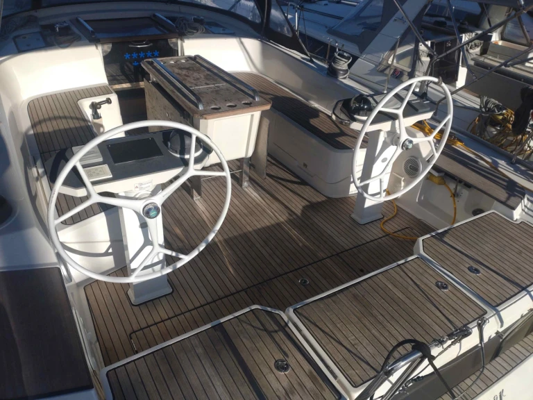 Noleggio a Álimos – Bavaria Bavaria Cruiser 56 (6 cab.) su SamBoat