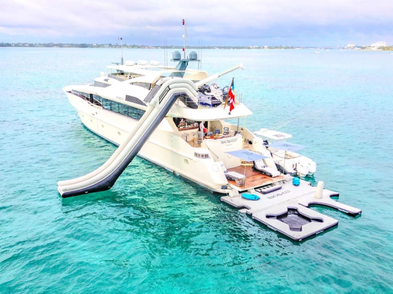 Noleggio Yacht di lusso Palmer Johnson con patente nautica