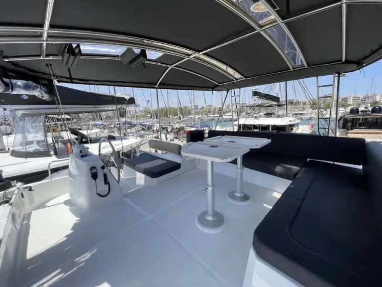 Noleggio Catamarano Bali con patente nautica