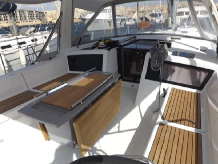 Noleggio barche Kalkara economico Oceanis 48