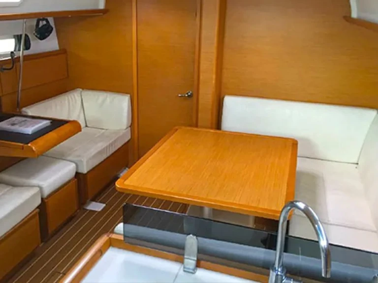 Noleggiare una Jeanneau Sun Odyssey 409 (3 cab.) a Lefkáda