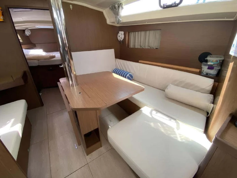 Noleggio barche Bénéteau Oceanis 41.1 (3 cab.) a Lefkáda su Samboat