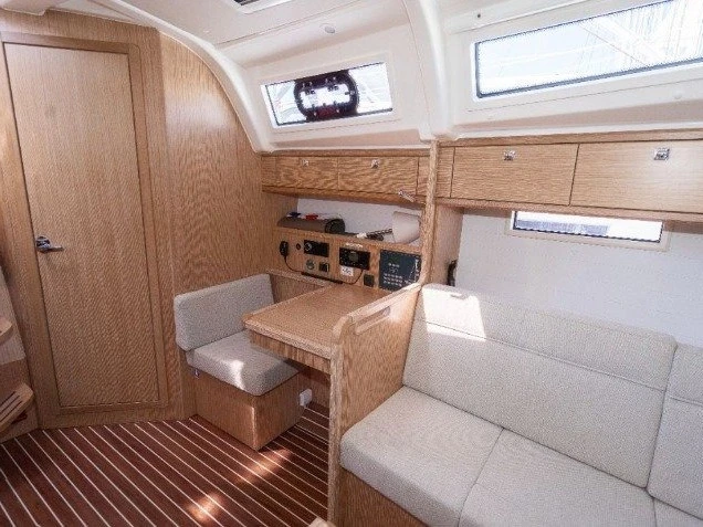 Noleggio barche Bavaria Cruiser 37 a Pola su Samboat