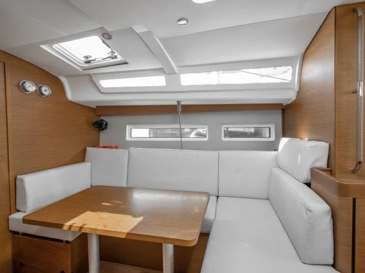 Noleggio barche Néa Péramos economico Sun Odyssey 440
