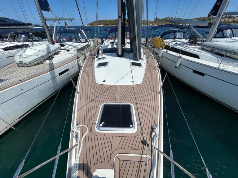 Noleggiare una Jeanneau Sun Odyssey 54 DS a Cugnana Verde