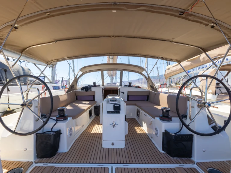 Noleggio barche Jeanneau Sun Odyssey 490 a Néa Péramos su Samboat
