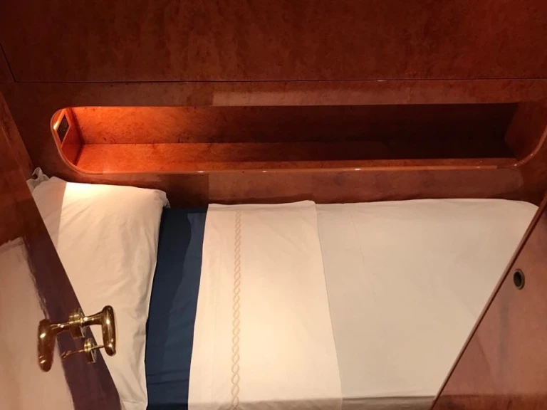 Noleggio Yacht di lusso con o senza skipper Cantieri a Palermo